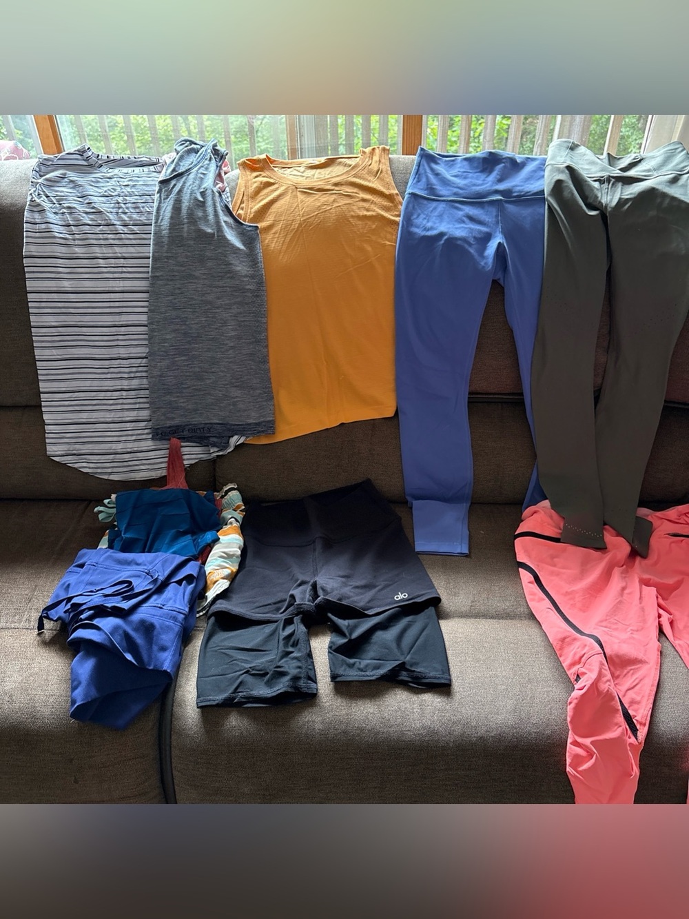 Women’s Athletic Clothing Lot Of Lululemon/alo/athleta Resellers Lot